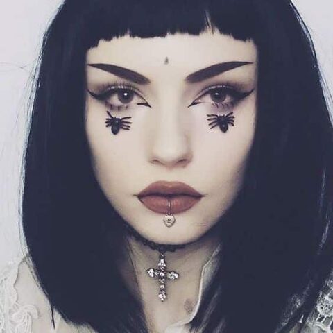 How To Look Gothic