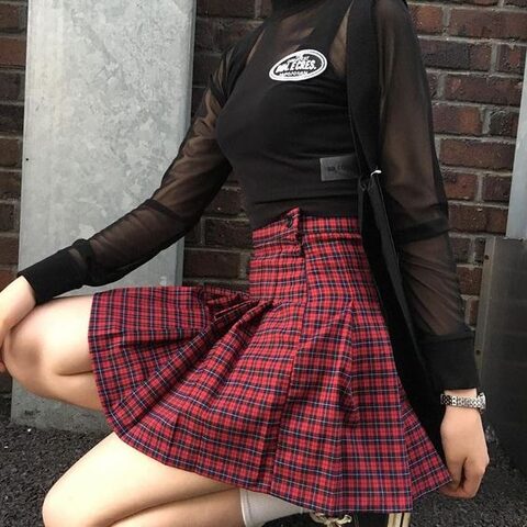 Get In The Teen Spirit With These Grunge Outfit Ideas