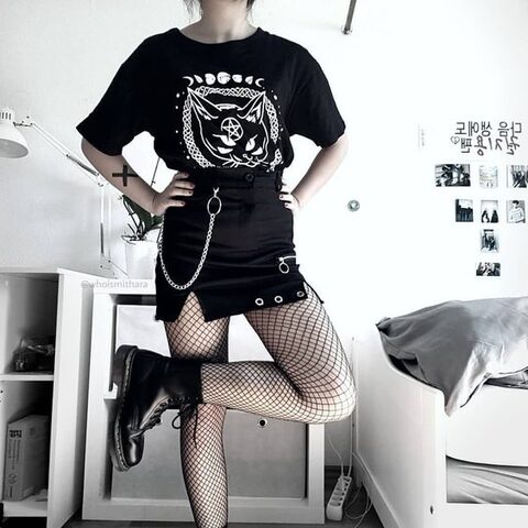 Get In The Teen Spirit With These Grunge Outfit Ideas