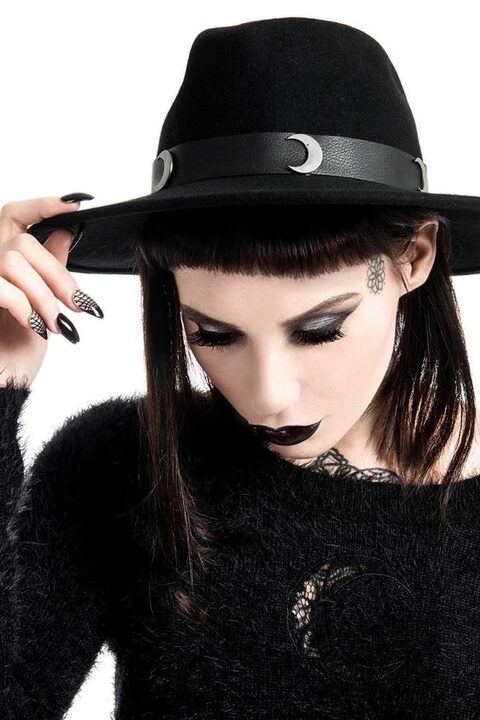 The Witch Style Guide - Witchy Clothes for the Occult Elite