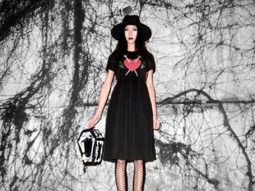 How To Look Gothic