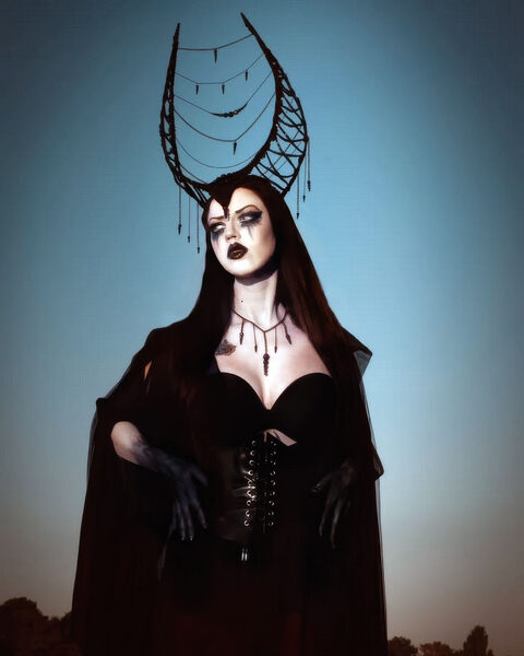 Cherrylips Cherry: Portrait of a Moonchild