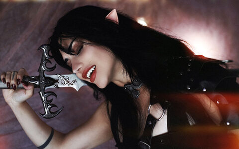 Dancing to a Darker Beat: Mahafsoun on Blending Belly Dance with Gothic and Metal Influences