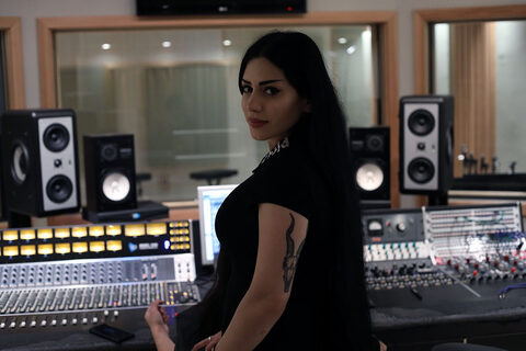 Dancing to a Darker Beat: Mahafsoun on Blending Belly Dance with Gothic and Metal Influences