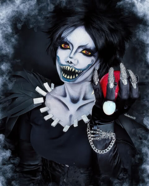Spectral Glamour: The Art of Paola Quinn