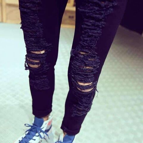 Get In The Teen Spirit With These Grunge Outfit Ideas