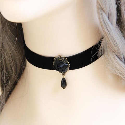 How To Look Gothic
