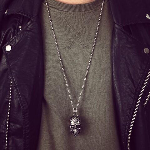 Awesome Skulls Pendant For Guys - The Black Ravens