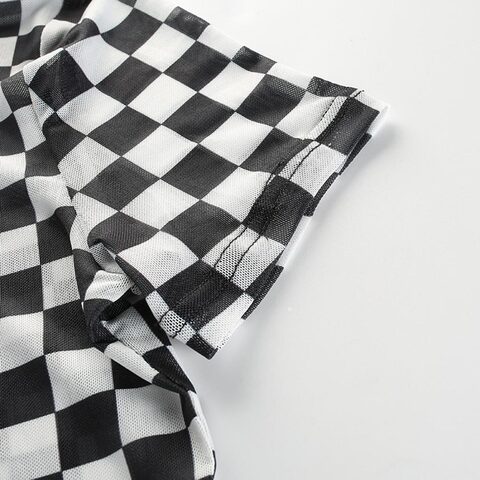 Classic 80s Vintage Cheqered T-shirt - The Black Ravens