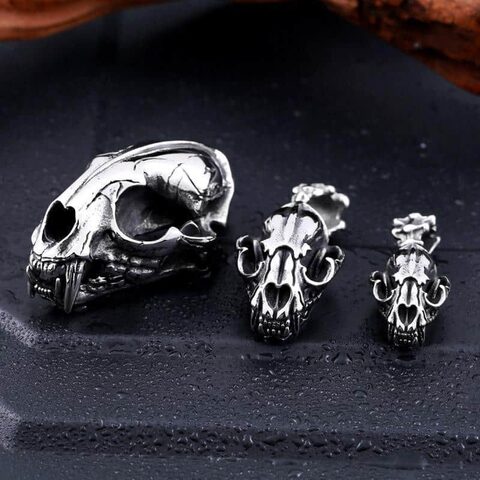 Scary Predator Dinosaur Skulls Pendant - The Black Ravens