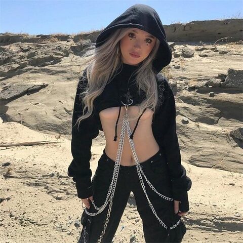 Sexy Bust Ladies' Hip Hop Cropped Hoodie - The Black Ravens