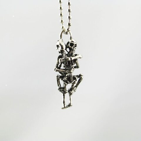Stunning Unisex Gothic Love-Making Skeletons Pendants - The Black Ravens