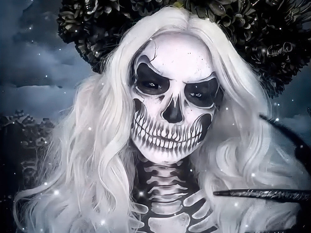 Spectral Glamour: The Art of Paola Quinn