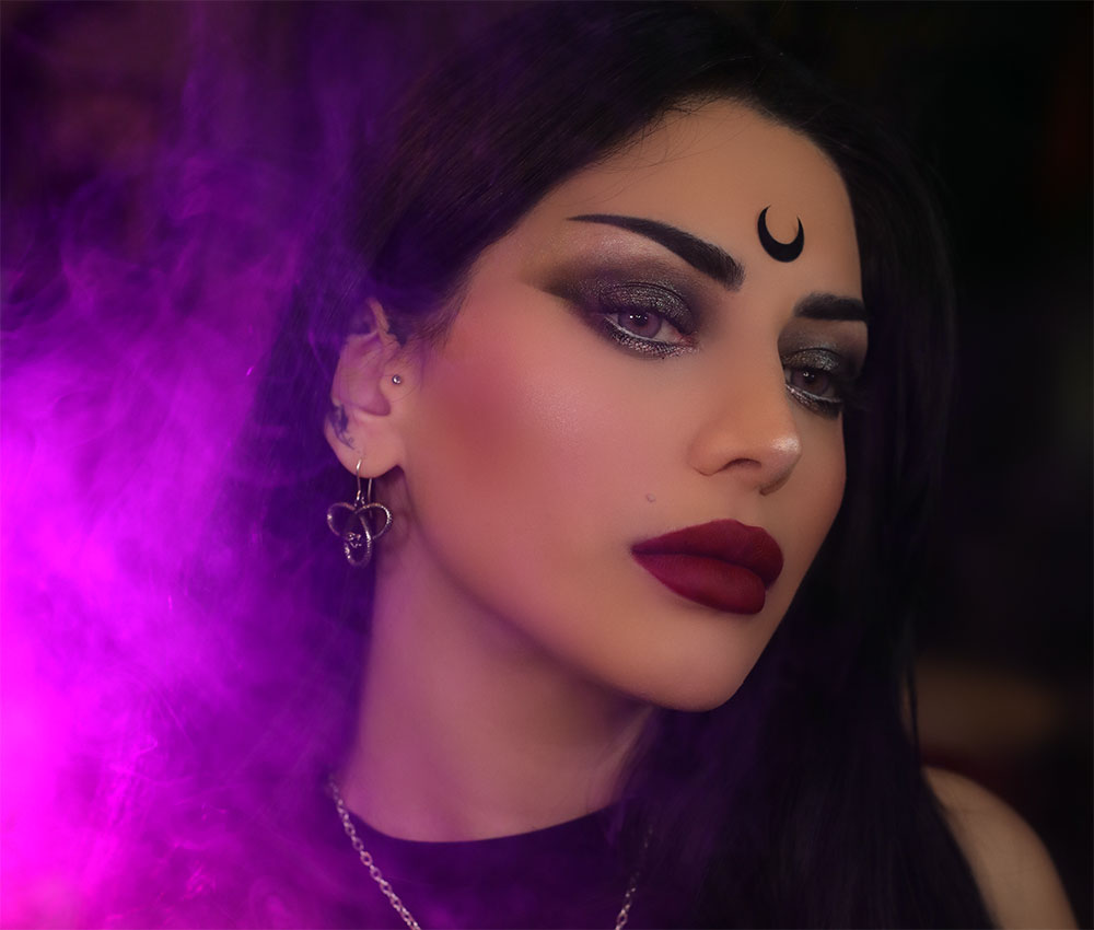 Dancing to a Darker Beat: Mahafsoun on Blending Belly Dance with Gothic and Metal Influences