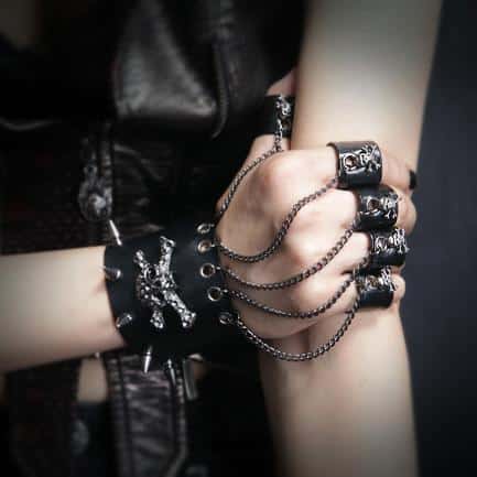 Studded Skull Leather Finger Gloves - The Black Ravens